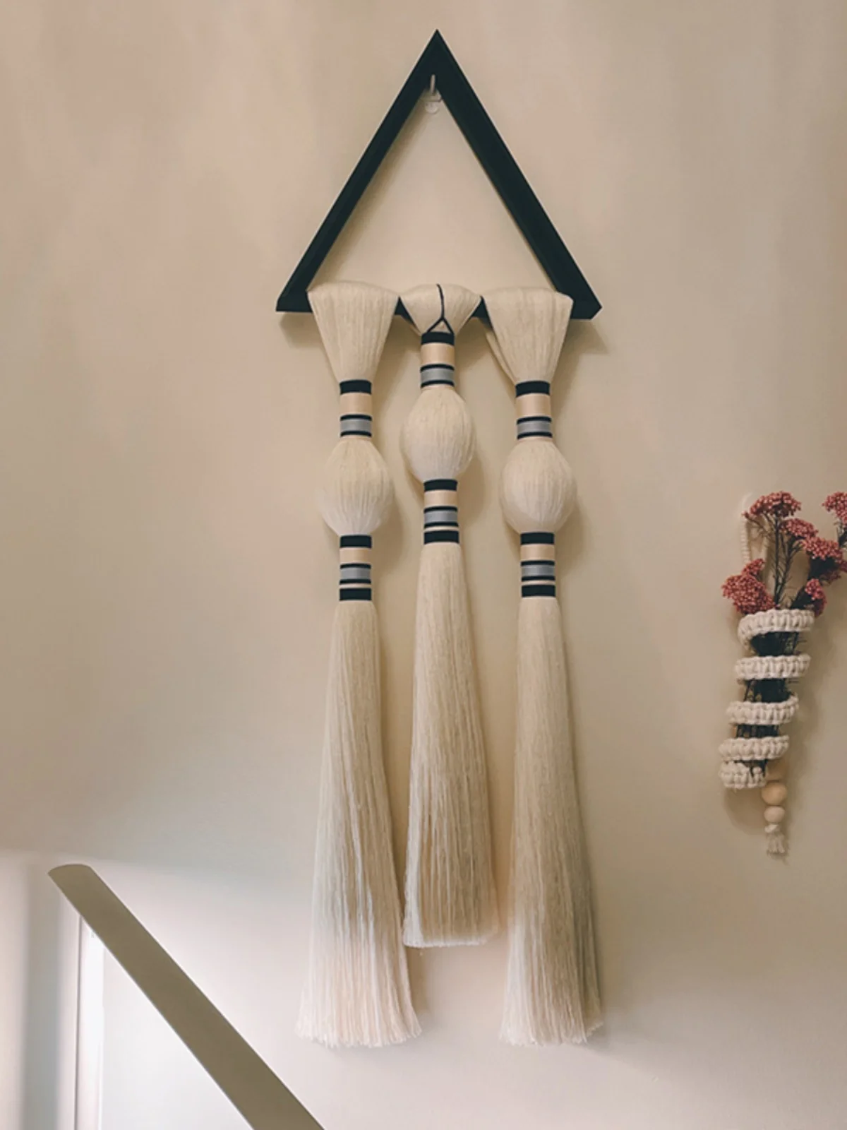 Handwoven Tapestry Wall Hanging Decorative Art for Living Room Background Wall Hotel Bedroom Entrance Decor
Handwoven Tapestry Wall Hanging Decorative Art for Living Room Background Wall Hotel Bedroom Entrance Decor