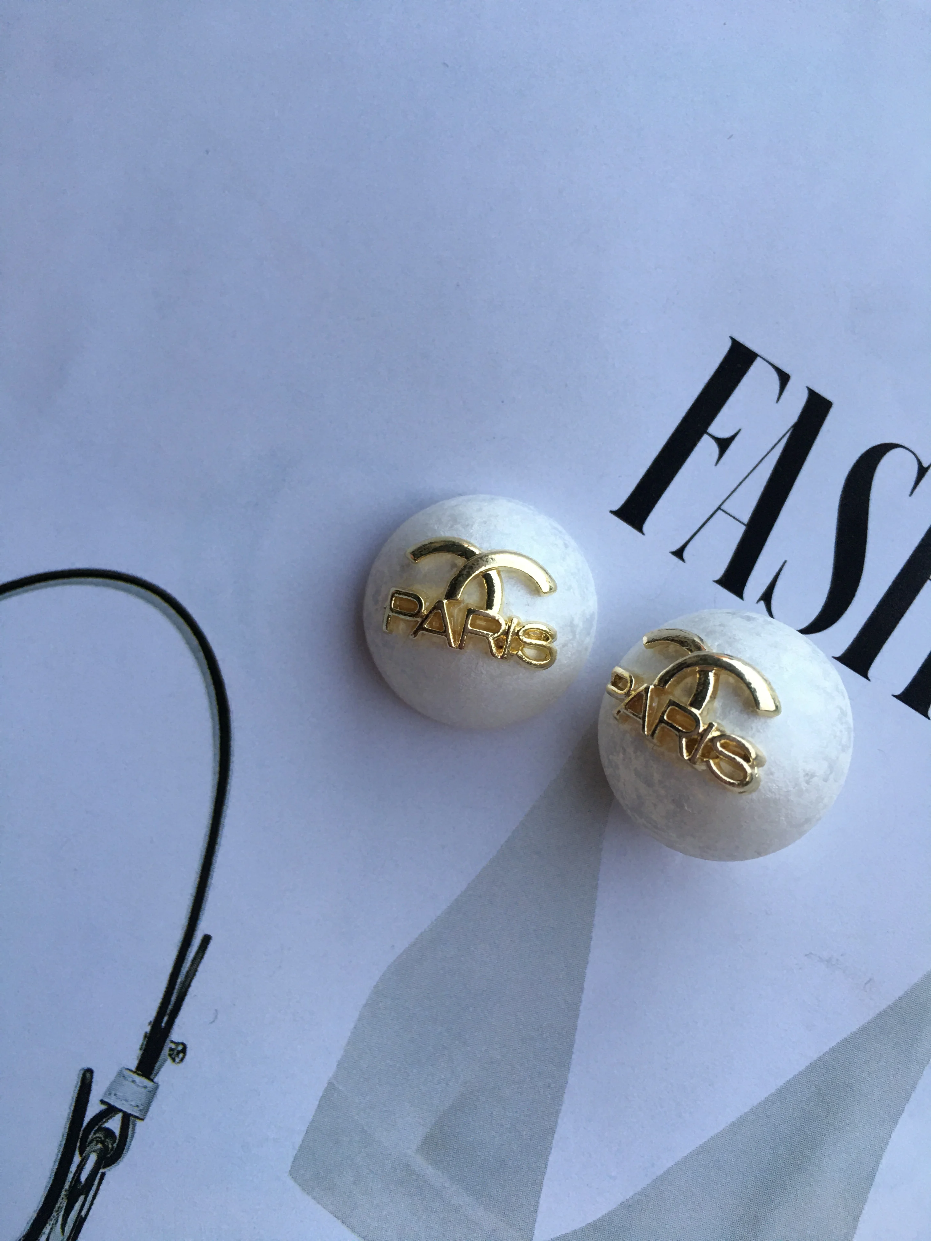 2025 new luxury elegant temperament earrings, a small number of design advanced sense of earrings, Internet hot earrings
2025 new luxury elegant temperament earrings, a small number of design advanced sense of earrings, Internet hot earrings
