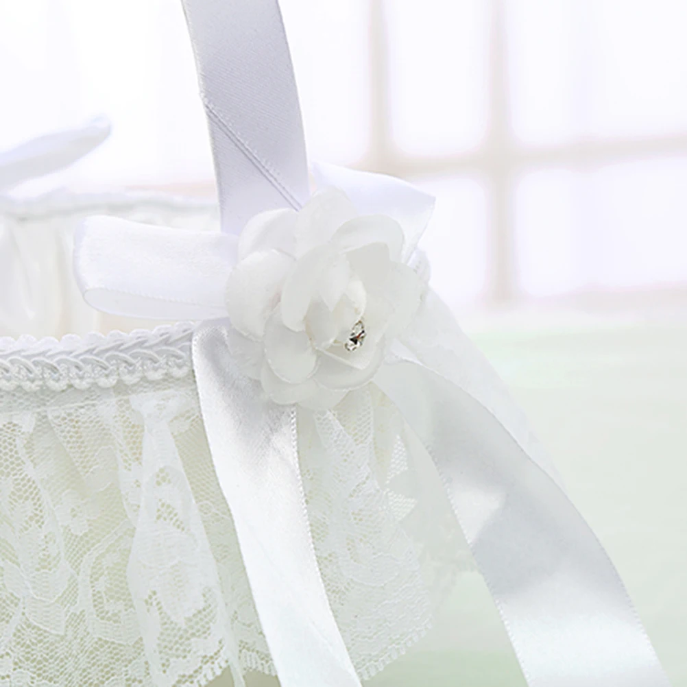 White Lace Satin Flower Basket For Wedding Petal Holder Decorative Ceremony Supplies Party Banquet Keepsake Gift Large Holds
White Lace Satin Flower Basket For Wedding Petal Holder Decorative Ceremony Supplies Party Banquet Keepsake Gift Large Holds