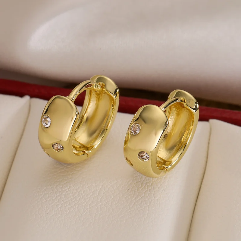 Fashionable Light Luxury Copper Gold-Plated Zircon Mini Hoop Earrings Small Exquisite Versatile Earrings
Fashionable Light Luxury Copper Gold-Plated Zircon Mini Hoop Earrings Small Exquisite Versatile Earrings