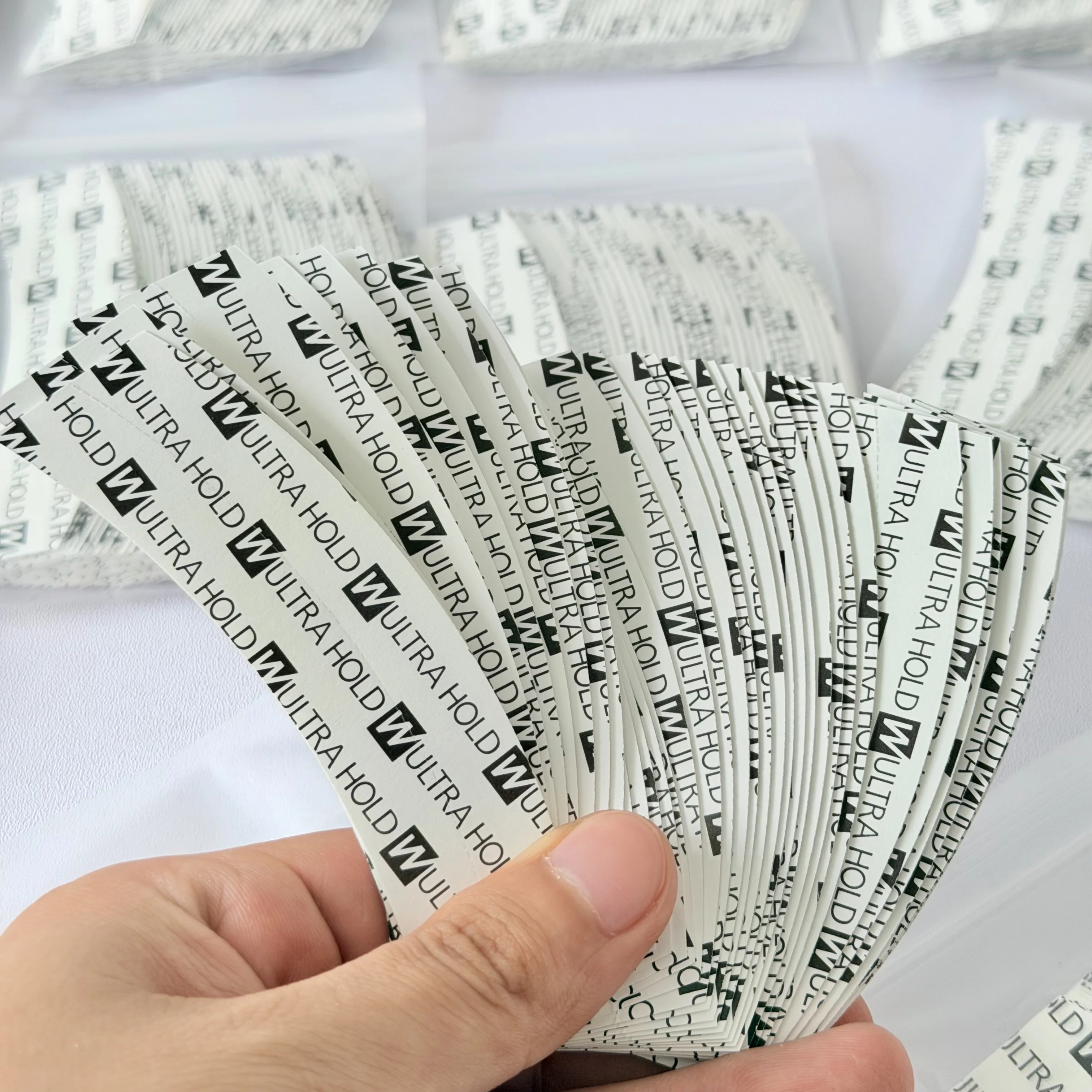 36pcs /72pcs Ultra Hold Wig Tape Double Sided Adhesive Waterproof Sweatproof Arc Tape for Lace Wig Toupee Hair System
36pcs /72pcs Ultra Hold Wig Tape Double Sided Adhesive Waterproof Sweatproof Arc Tape for Lace Wig Toupee Hair System