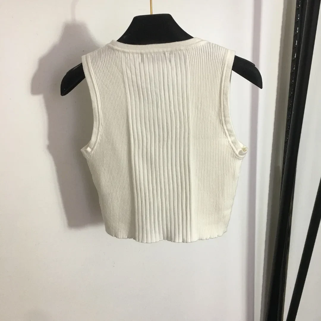2023 Spring/Summer New Knitted Tank Top Neckline Chain Design Fashion Versatile Short Top Women
2023 Spring/Summer New Knitted Tank Top Neckline Chain Design Fashion Versatile Short Top Women