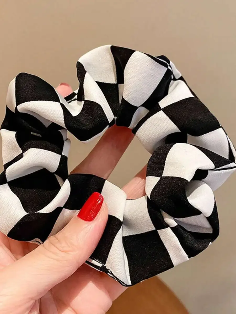 3pcs Womens Black And White Plaid Hair Scrunchies Set For Daily Wear Spring Summer Accessories
3pcs Womens Black And White Plaid Hair Scrunchies Set For Daily Wear Spring Summer Accessories