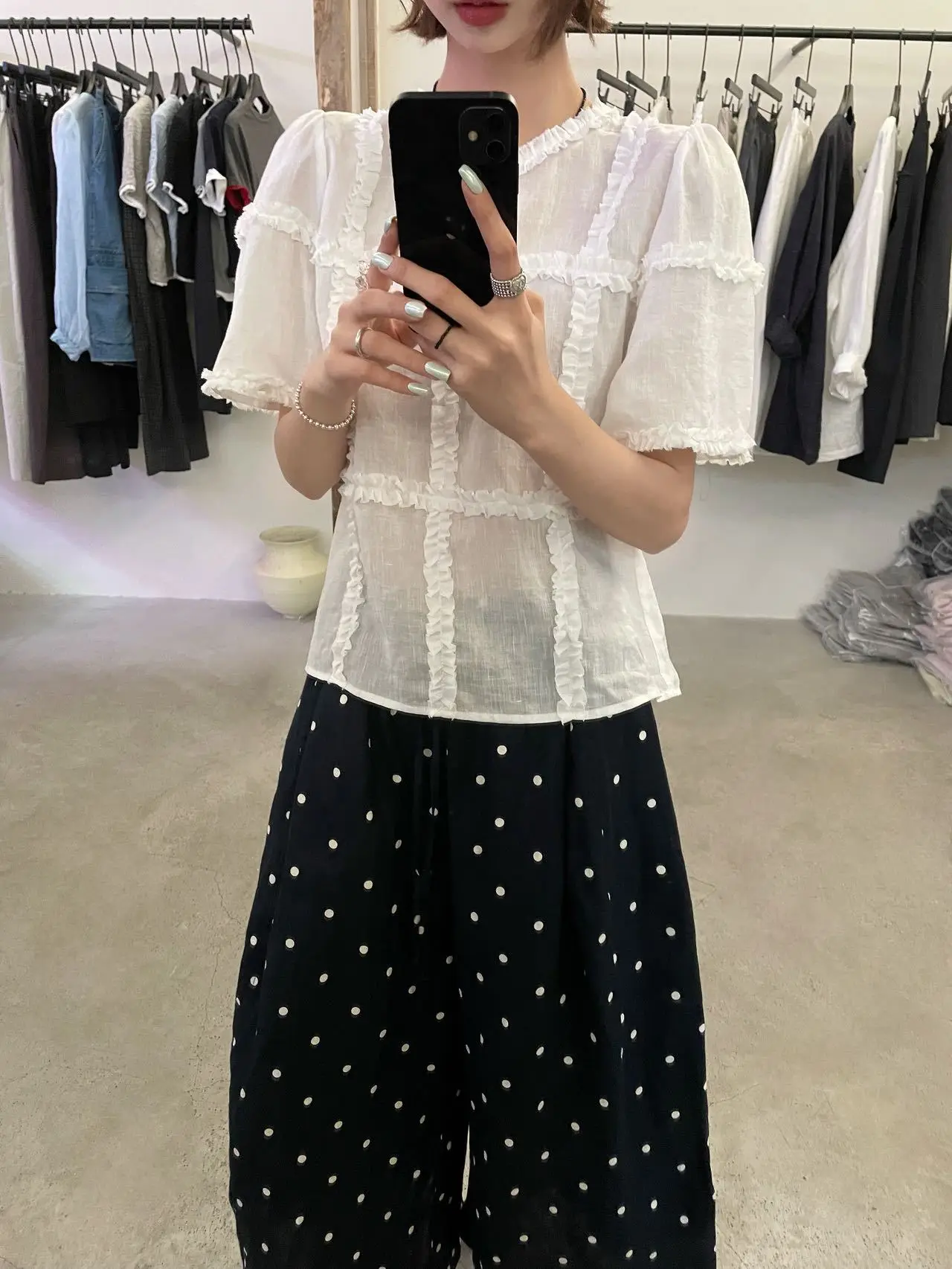 Sweet Short Sleeve Shirt Women's Loose Matching Wood Grain Ruffle Design Comfortable Breathable round Neck Casual Style
Sweet Short Sleeve Shirt Women's Loose Matching Wood Grain Ruffle Design Comfortable Breathable round Neck Casual Style