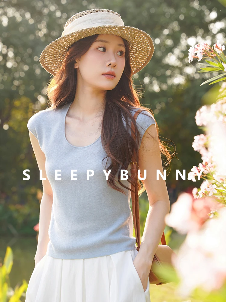 Soft U-Neck Knitted Top Women Slim Fit Comfortable Stylish Cap Sleeve Sweater Casual Summer Fashion Wear Short-Length Basic Tee
Soft U-Neck Knitted Top Women Slim Fit Comfortable Stylish Cap Sleeve Sweater Casual Summer Fashion Wear Short-Length Basic Tee