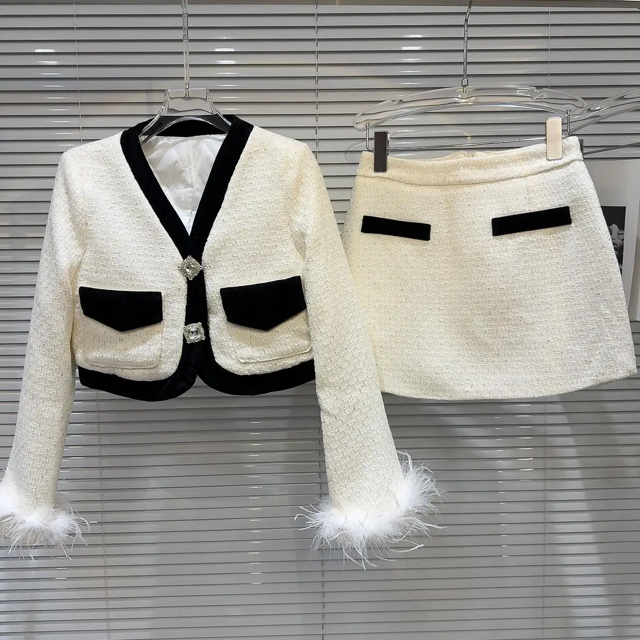 Зима 2023, новинка Sle Small Fraance Sle Feather Sve Cotton ort Jaet и твидовая юбка, модный женский комплект E... 
Зима 2023, новинка Sle Small Fraance Sle Feather Sve Cotton ort Jaet и твидовая юбка, модный женский комплект E...