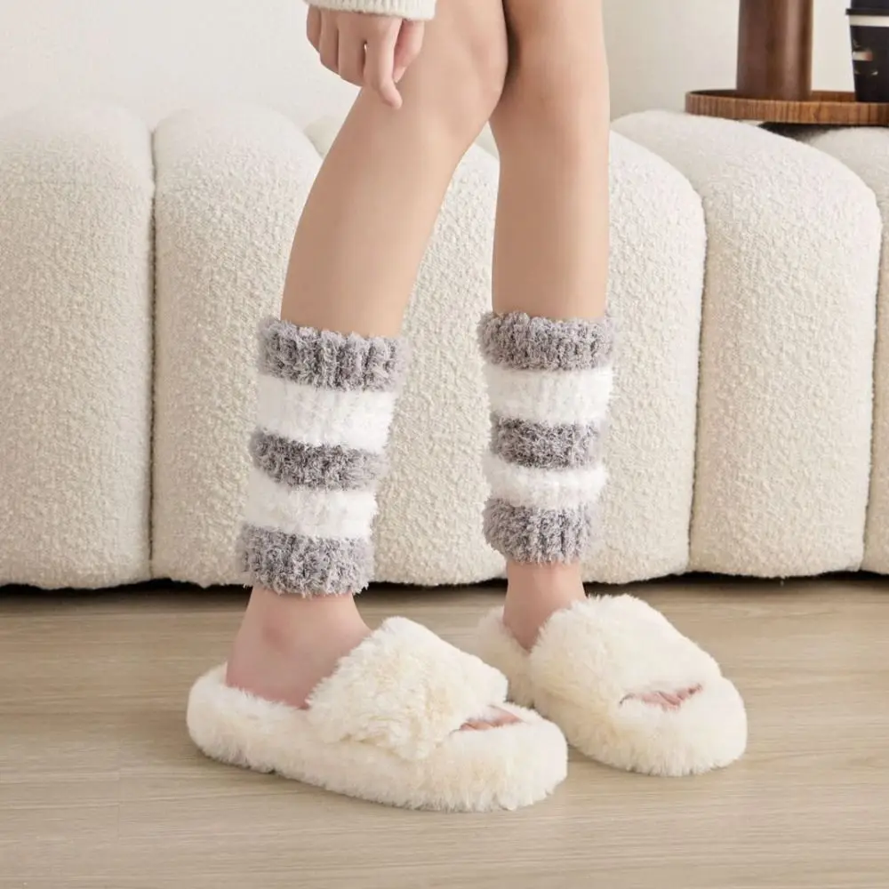 Cute Thicken Warm Short Tube Sock Cover Simple Hosiery Coral Fleece Stockings Leg Warmers Stripe Floor Plush Stockings Winter
Cute Thicken Warm Short Tube Sock Cover Simple Hosiery Coral Fleece Stockings Leg Warmers Stripe Floor Plush Stockings Winter