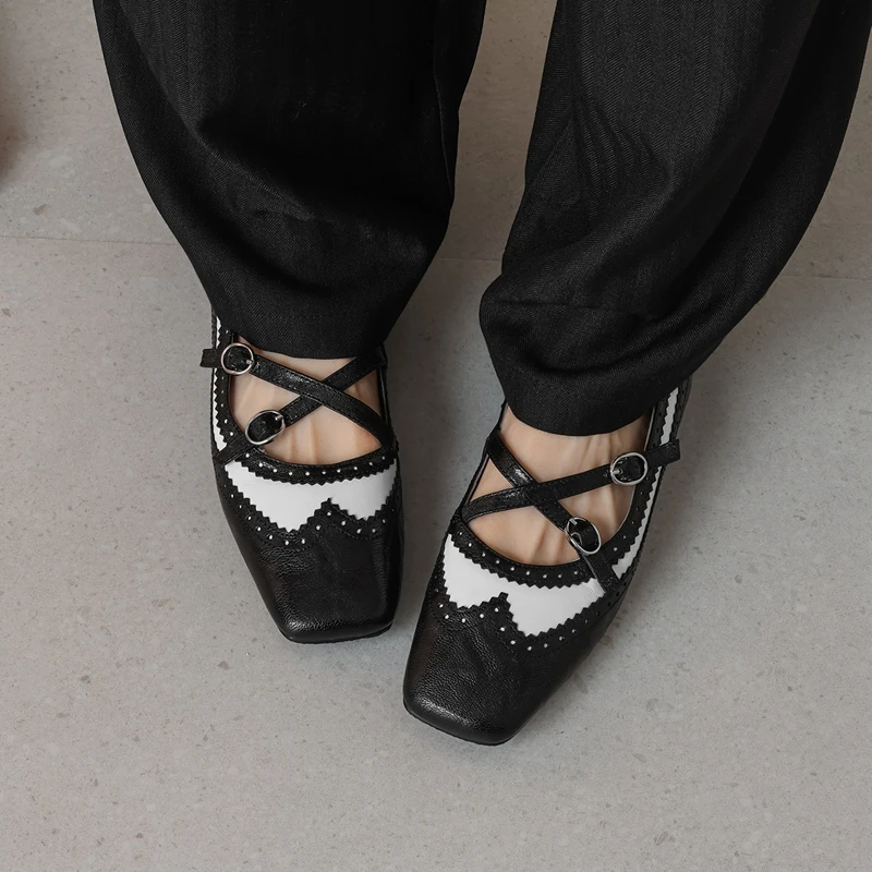 Women's new genuine leather cowhide cross belt buckle Blok carved low heel Mary Jane shoes square toe fashion single shoes
Women's new genuine leather cowhide cross belt buckle Blok carved low heel Mary Jane shoes square toe fashion single shoes