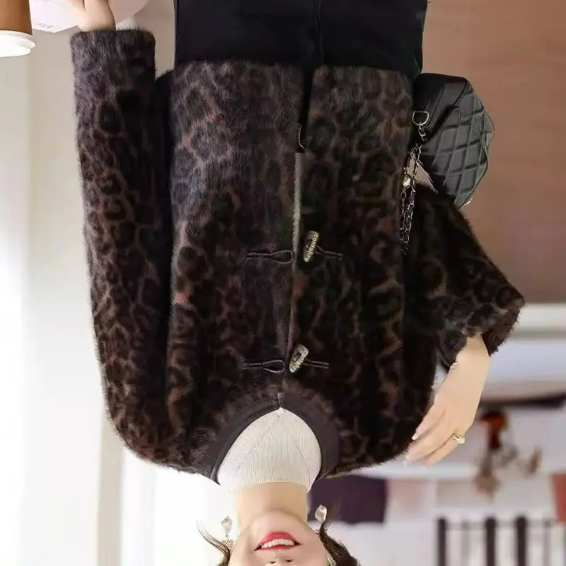 Золотистая шуба из меха норки с леопардовым принтом, короткое пальто с V-образным вырезом, утепленное, цельное, модное, с леопардовым принтом, теплая куртка, осень/зима 2026
Золотистая шуба из меха норки с леопардовым принтом, короткое пальто с V-образным вырезом, утепленное, цельное, модное, с леопардовым принтом, теплая куртка, осень/зима 2026