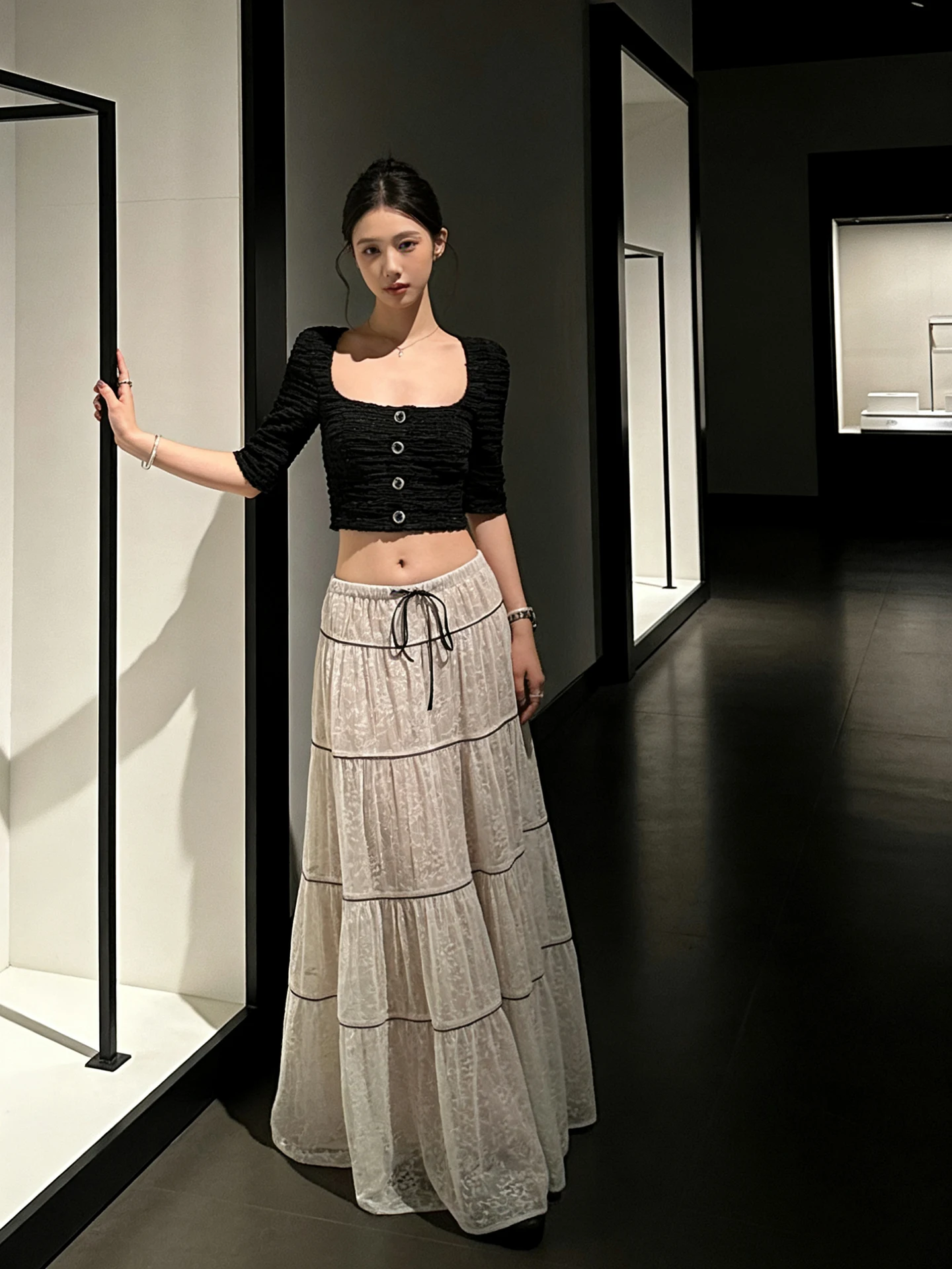 Elegant Lace Short Sleeve Suit Women's High Waist Skirt And Top Set Spring Fashion Casual Comfortable Fit Pure Color Design
Elegant Lace Short Sleeve Suit Women's High Waist Skirt And Top Set Spring Fashion Casual Comfortable Fit Pure Color Design