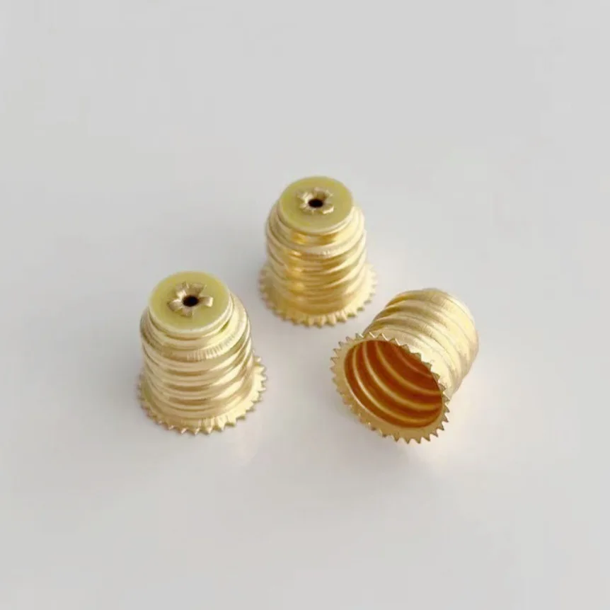 Медный колпачок для лампы с кружевной резьбой E12, цоколь лампы, прямой Т-образный колпачок для фонарика с маленькой резьбой, аксессуары для ламп, эксперимент
Медный колпачок для лампы с кружевной резьбой E12, цоколь лампы, прямой Т-образный колпачок для фонарика с маленькой резьбой, аксессуары для ламп, эксперимент