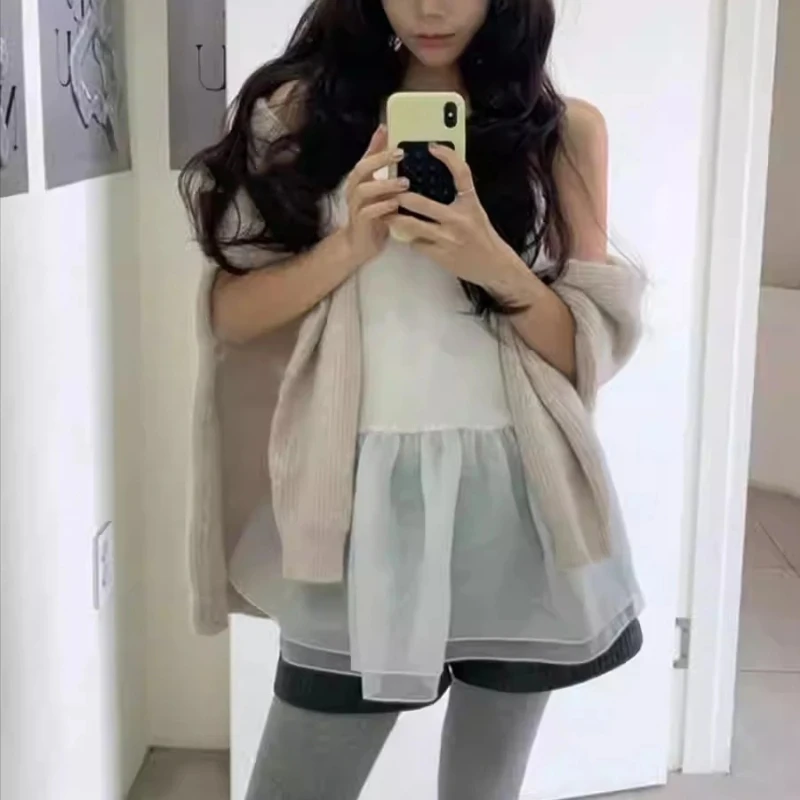 2025 Spring and Summer New Sleeveless Top for Women's Sledging Style, Single Wear, Inner Fold Tube Top, Tank Top, Design Sense
2025 Spring and Summer New Sleeveless Top for Women's Sledging Style, Single Wear, Inner Fold Tube Top, Tank Top, Design Sense