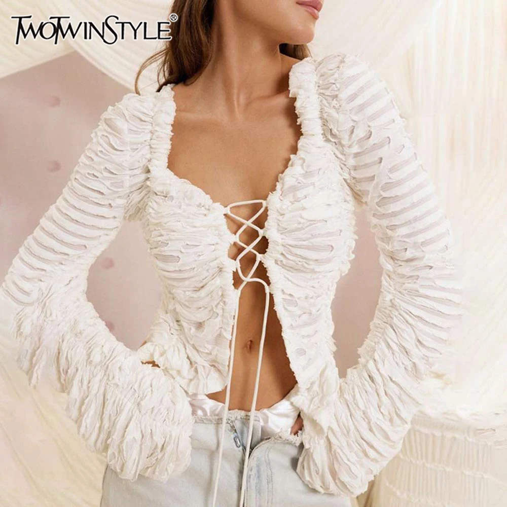 TWOTWINSTYLE однотонные дизайнерские пальто на шнуровке для женщин с квадратным воротником и длинными рукавами в стиле пэчворк, утягивающее пальто, женское новое
TWOTWINSTYLE однотонные дизайнерские пальто на шнуровке для женщин с квадратным воротником и длинными рукавами в стиле пэчворк, утягивающее пальто, женское новое