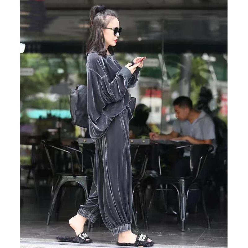 Plus Size Two Piece Sets Sportswear Loose Women Gold Velvet Sporting Sets Women Gold Velvet Bat Sleeves Tops + Trousers Set Suit
Plus Size Two Piece Sets Sportswear Loose Women Gold Velvet Sporting Sets Women Gold Velvet Bat Sleeves Tops + Trousers Set Suit