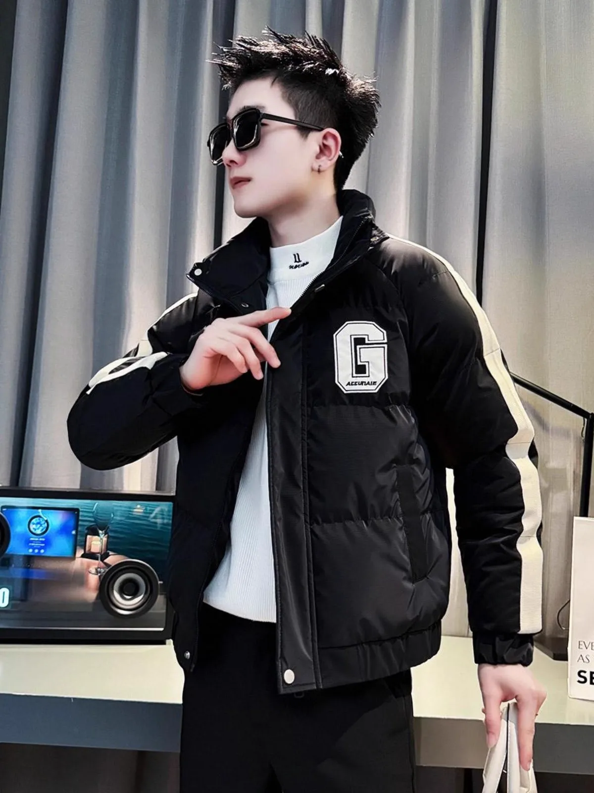 Мужская повседневная хлопковая куртка с капюшоном, воротником-стойкой, принтом-буквенным узором, молодежная, модная, теплая, длинная, рабочая, зимняя
Мужская повседневная хлопковая куртка с капюшоном, воротником-стойкой, принтом-буквенным узором, молодежная, модная, теплая, длинная, рабочая, зимняя