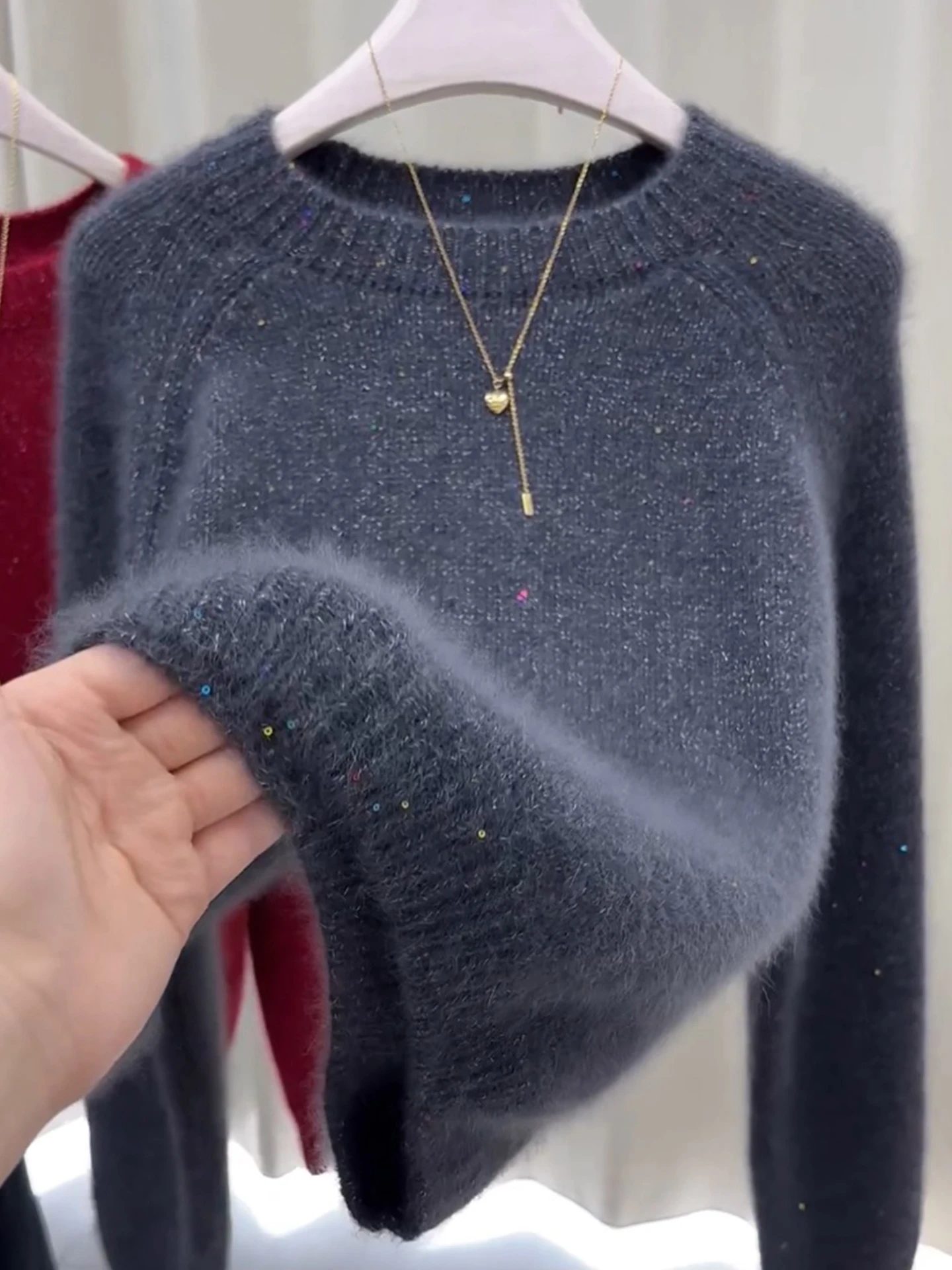 Корейский женский утепленный свитер с длинным рукавом и круглым вырезом, комфортный, мягкий, зимний, новинка, для повседневной носки
Корейский женский утепленный свитер с длинным рукавом и круглым вырезом, комфортный, мягкий, зимний, новинка, для повседневной носки