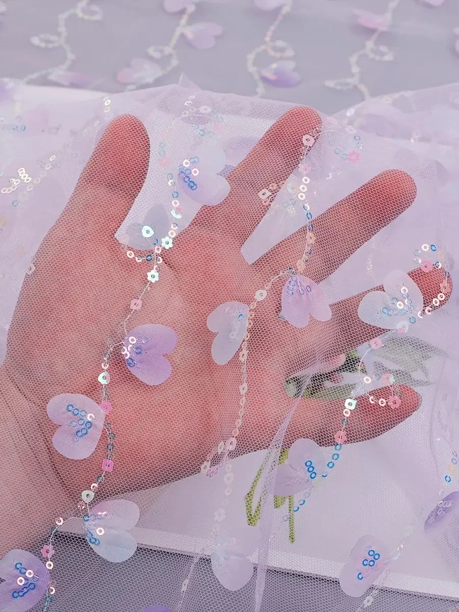 3D цветная вышитая сетчатая ткань в форме сердца с полосатыми блестками для изготовления платьев и выступлений
3D цветная вышитая сетчатая ткань в форме сердца с полосатыми блестками для изготовления платьев и выступлений