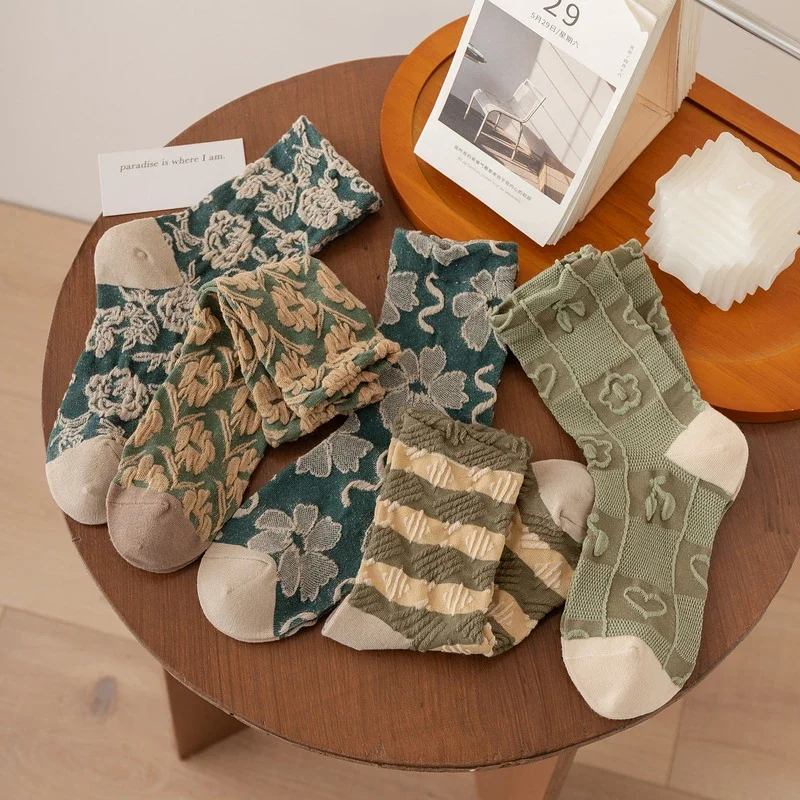 Autumn Winter Harajuku Socks Korean Style Retro Thermal Socks Women Girl Flower Embroidery Vintage Funny Home Ankle Stockings
Autumn Winter Harajuku Socks Korean Style Retro Thermal Socks Women Girl Flower Embroidery Vintage Funny Home Ankle Stockings