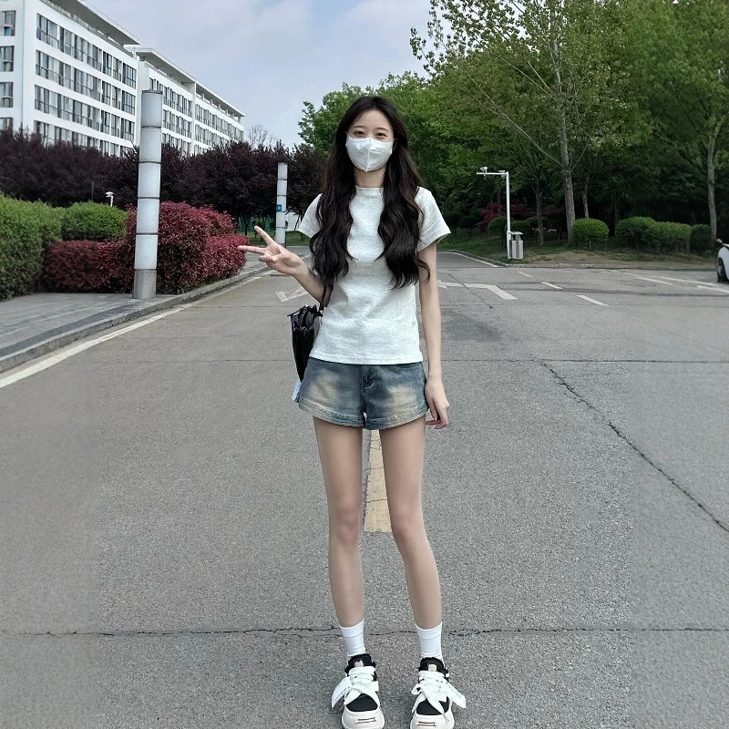 High Waist Short Jeans Women's Summer New Style Slimming Korean Style Versatile Hot Pants A-Line Large Size Hot Pants
High Waist Short Jeans Women's Summer New Style Slimming Korean Style Versatile Hot Pants A-Line Large Size Hot Pants