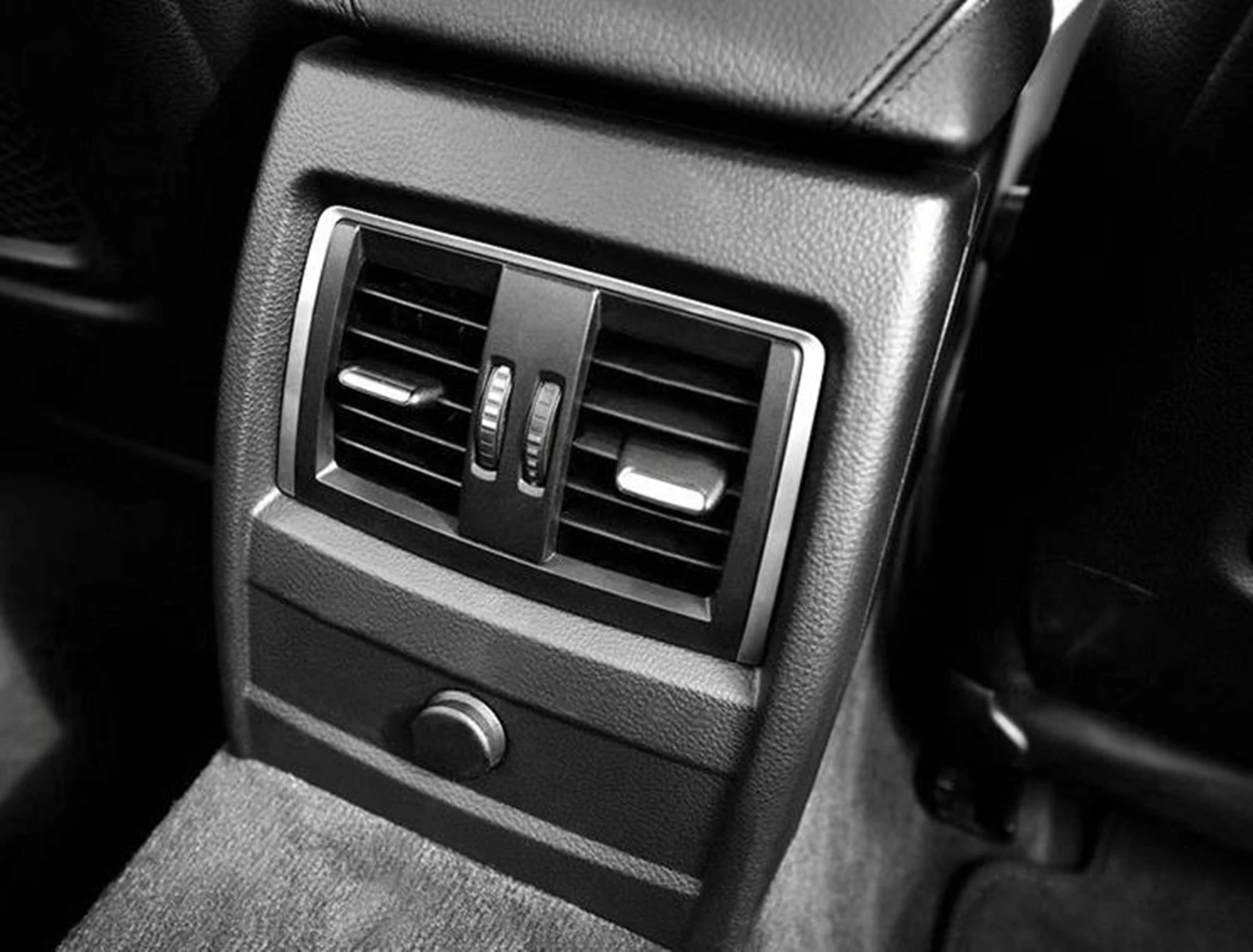 Interior Rear Row Center Air Outlet Vent Center Conditioning Grille Panel Cover Frame For BMW 3 Series F30 F35 318 320 2014-2020
Interior Rear Row Center Air Outlet Vent Center Conditioning Grille Panel Cover Frame For BMW 3 Series F30 F35 318 320 2014-2020