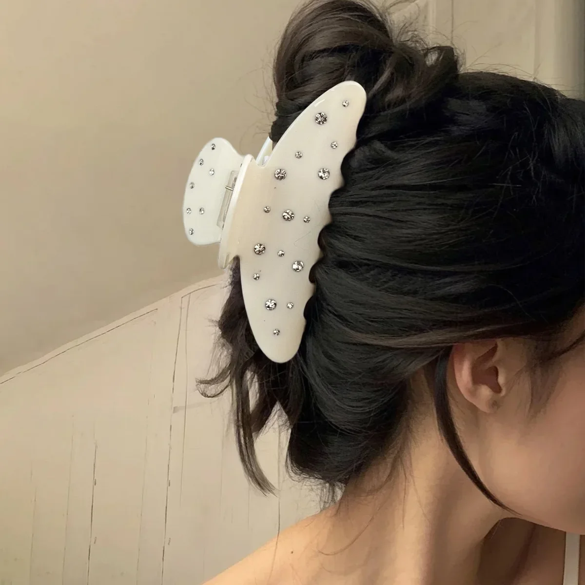 NEW 11CM Large Rhinestone Acetate Hair Claw French Classic Geometric Claw Clips Crab Hair Clips Hair Accessories for Women Girls
NEW 11CM Large Rhinestone Acetate Hair Claw French Classic Geometric Claw Clips Crab Hair Clips Hair Accessories for Women Girls