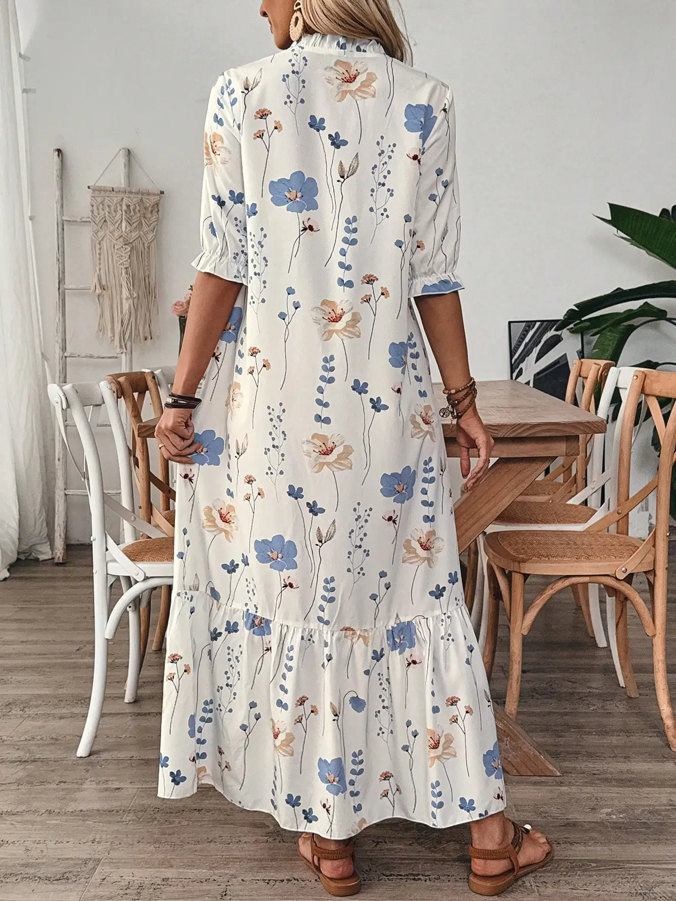 Floral Print V-Neck Wavy Hem Casual Bohemian Maxi Dress
Floral Print V-Neck Wavy Hem Casual Bohemian Maxi Dress