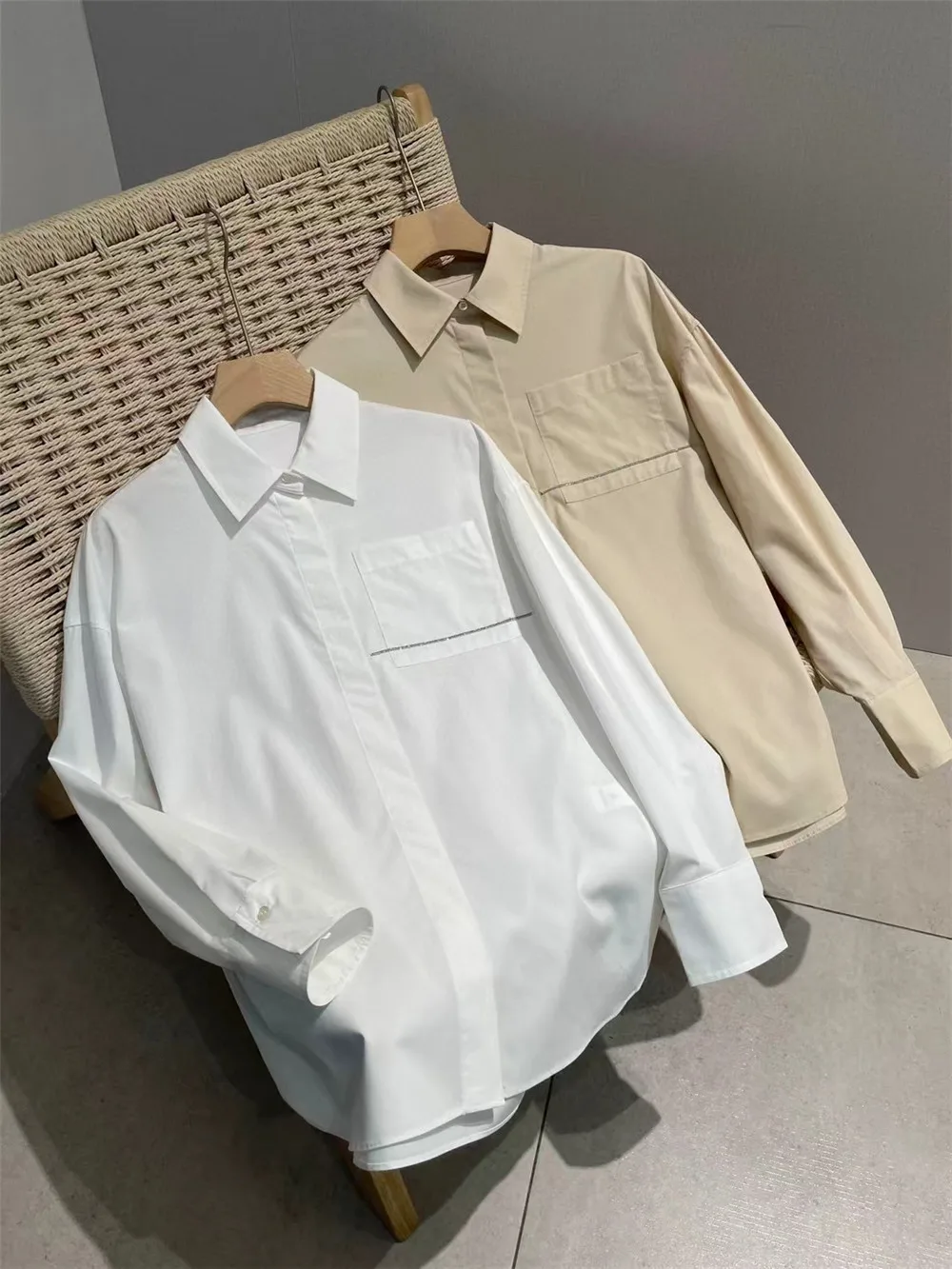 Women's Cotton Long Sleeve Blouses 2025 Spring Summer Pocket Chain Lapel Shirt Fashion Versatile
Women's Cotton Long Sleeve Blouses 2025 Spring Summer Pocket Chain Lapel Shirt Fashion Versatile