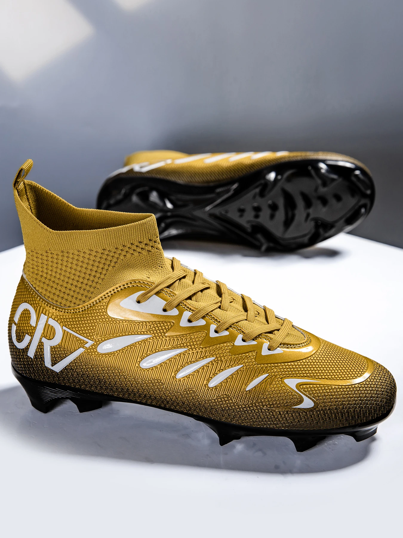 Football shoes with long spikes for men's professional football training and competition shoes for both men and women; universal
Football shoes with long spikes for men's professional football training and competition shoes for both men and women; universal