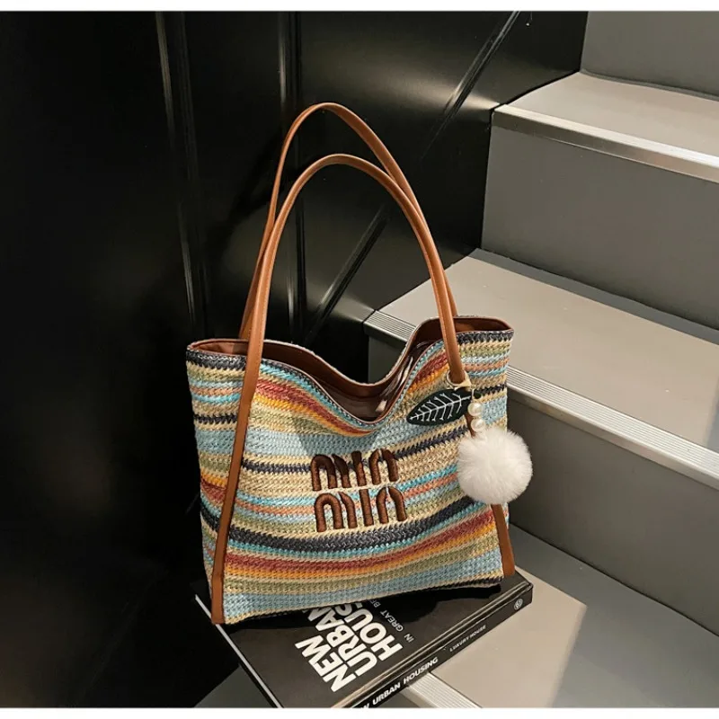 Летняя женская сумка-тоут из плетеной соломки с радужным узором – в европейско-американском стиле, для пляжного отдыха и поездок на работу, универсальная и модная
Летняя женская сумка-тоут из плетеной соломки с радужным узором – в европейско-американском стиле, для пляжного отдыха и поездок на работу, универсальная и модная