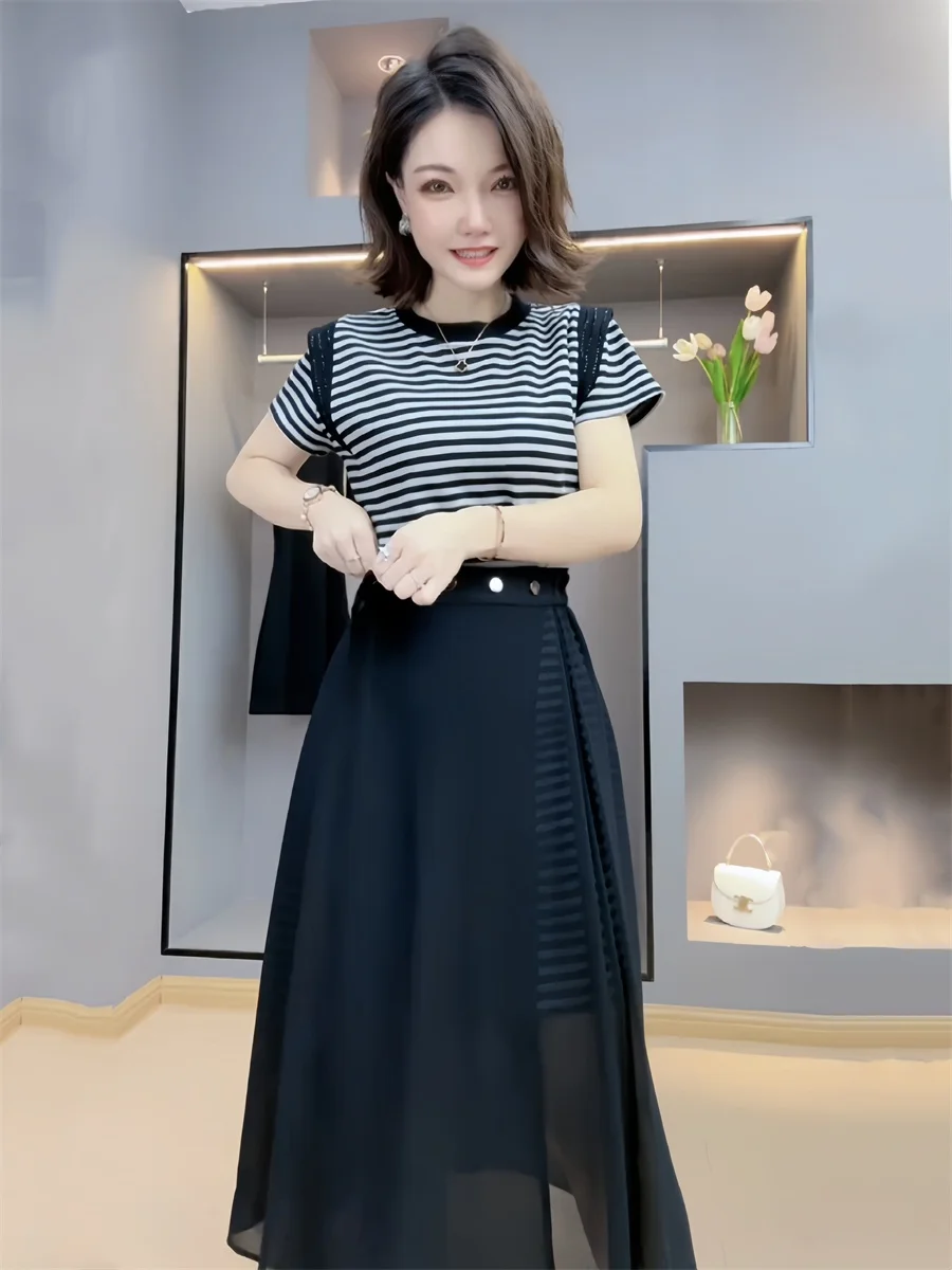 Summer New Style Women's Stripe Dress Short Sleeve T-Shirt Mesh Half Skirt Two-Piece Set Fashionable Slimming Dress
Summer New Style Women's Stripe Dress Short Sleeve T-Shirt Mesh Half Skirt Two-Piece Set Fashionable Slimming Dress