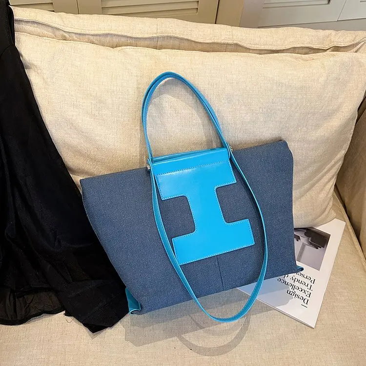 Trendy Elegant Diaper Bag for Women Minimalist Leather Tote Large Capacity Designer Commuter Fashionable Vintage Shoulder Bag
Trendy Elegant Diaper Bag for Women Minimalist Leather Tote Large Capacity Designer Commuter Fashionable Vintage Shoulder Bag
