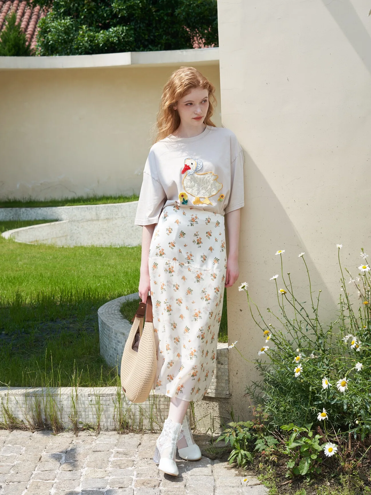 Romantic Floral Print High Waist Midi Skirt Women's Fashion Satin Chiffon Spring Summer New Arrival Vintage Style Straight Cut
Romantic Floral Print High Waist Midi Skirt Women's Fashion Satin Chiffon Spring Summer New Arrival Vintage Style Straight Cut