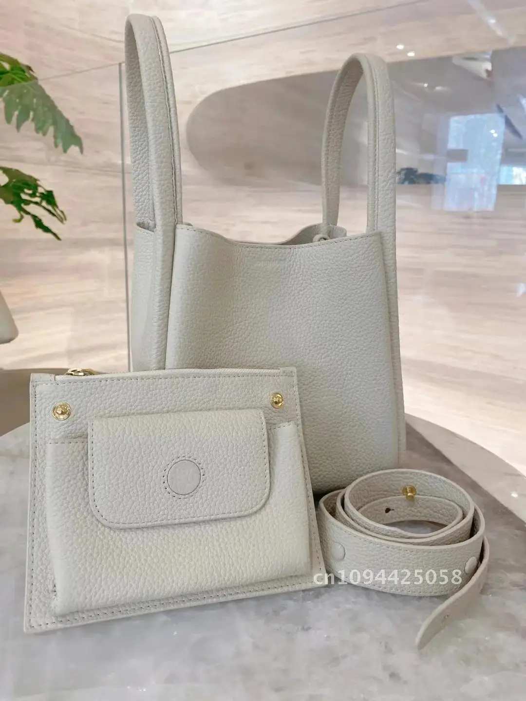 Women's New Leather Tote Basket Handbag Female Large High-quality Crossbody Bucket Capacity Fashion Luxury Bag Designer Shoulder
Women's New Leather Tote Basket Handbag Female Large High-quality Crossbody Bucket Capacity Fashion Luxury Bag Designer Shoulder