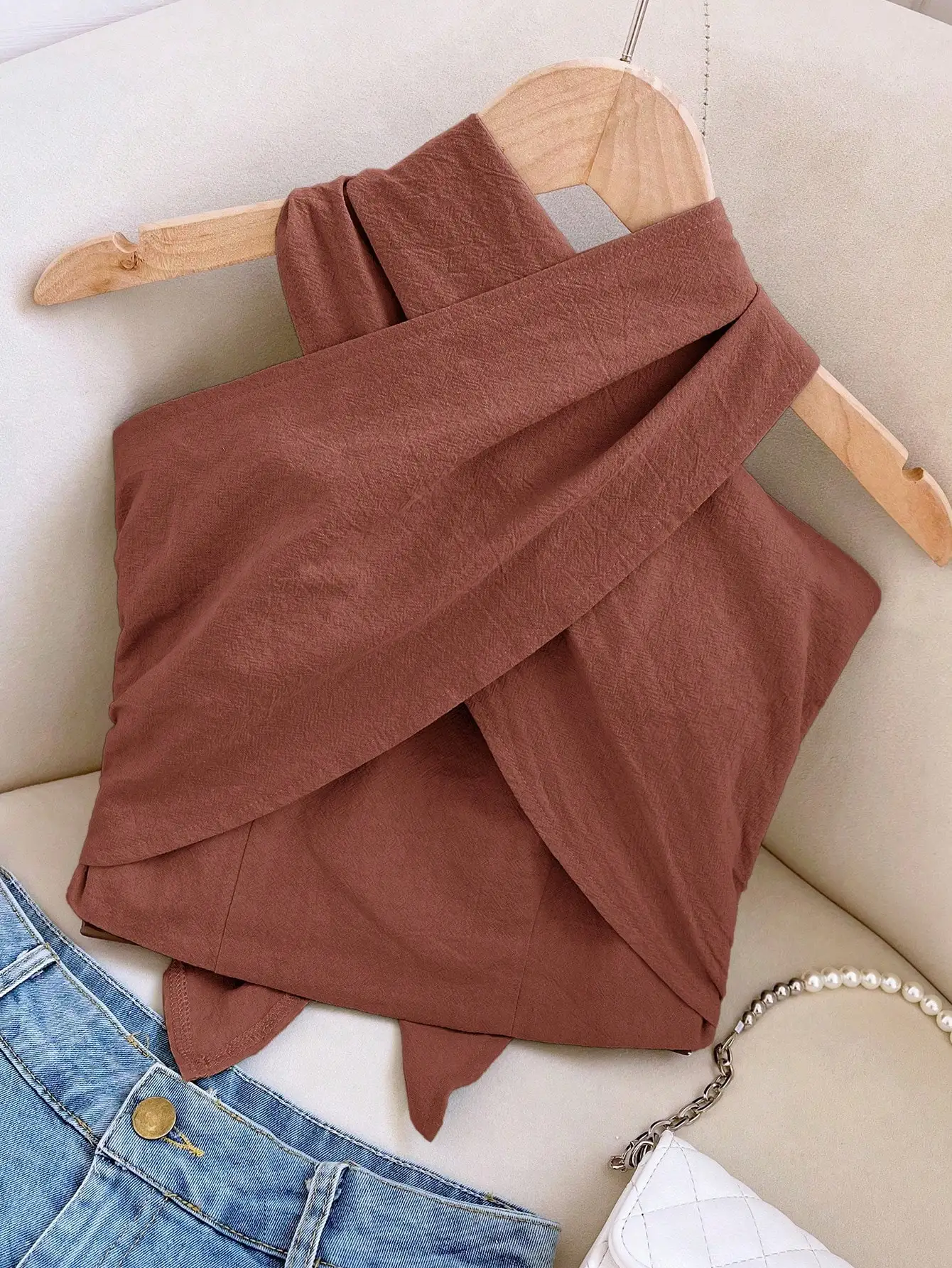 Женский однотонный укороченный топ с перекрестными бретелями для рейва или повседневной носки
Женский однотонный укороченный топ с перекрестными бретелями для рейва или повседневной носки