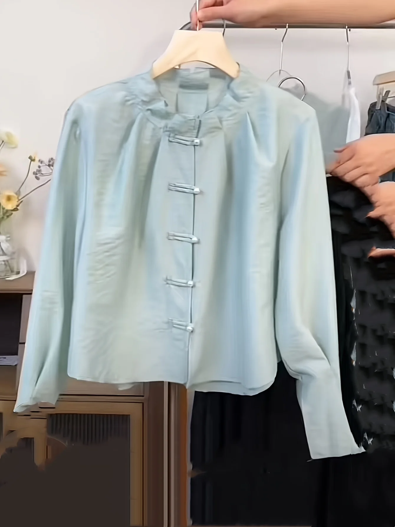 Women's Light Blue Frog Button Blouse Mandarin Collar Long Sleeve Chinese Style Top
Women's Light Blue Frog Button Blouse Mandarin Collar Long Sleeve Chinese Style Top