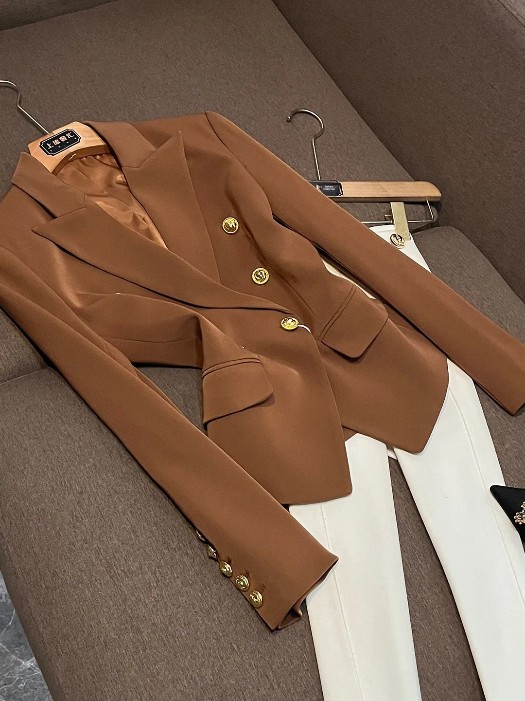 Slim Fit Long Sve Brown Женский костюм Commute Profional Faion Верхняя одежда Ele Diamond Embellied Busin Coat
Slim Fit Long Sve Brown Женский костюм Commute Profional Faion Верхняя одежда Ele Diamond Embellied Busin Coat