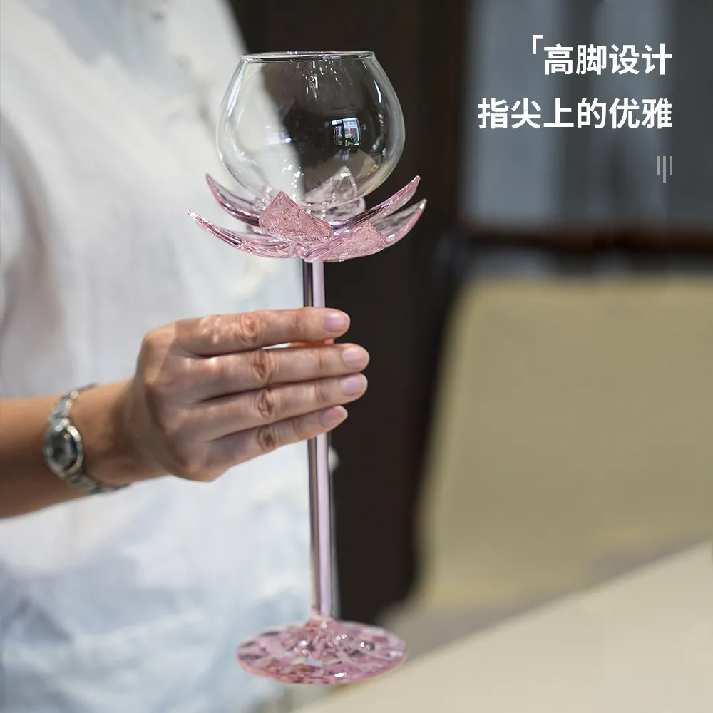 Lotus-shaped goblet glass, red wine glass, high aesthetic cocktail glass
Lotus-shaped goblet glass, red wine glass, high aesthetic cocktail glass