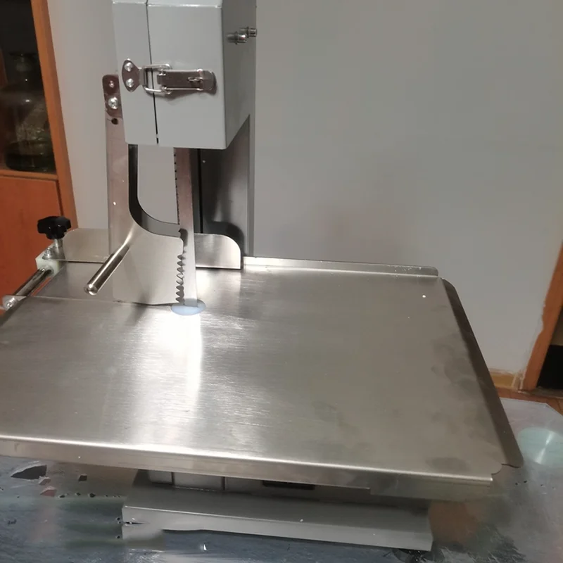 Commercial Frozen Electric Beef Bonesaw Butcher Cutter Machinery Bone Sawing Machine
Commercial Frozen Electric Beef Bonesaw Butcher Cutter Machinery Bone Sawing Machine