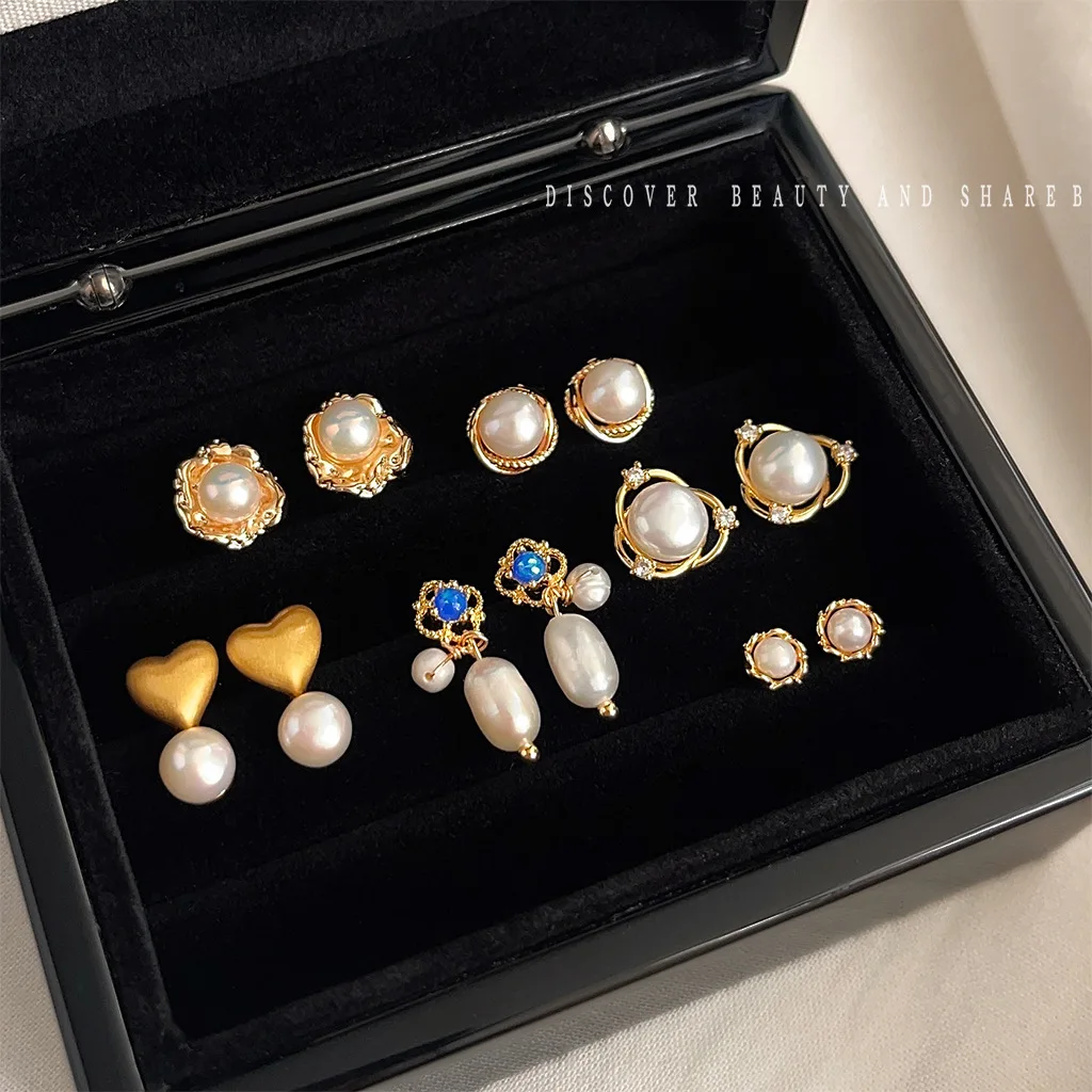 DIY accessories Simple and small natural pearl stud earrings for women's French retro brushed love earrings, high-end light luxu
DIY accessories Simple and small natural pearl stud earrings for women's French retro brushed love earrings, high-end light luxu