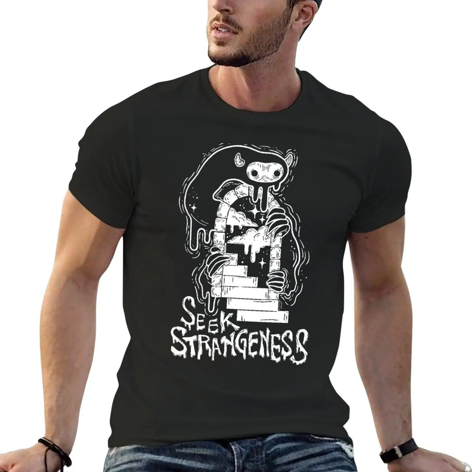 Футболка Seek Strangeness, модные рубашки, винтажная футболка с рисунком, дизайнерские рубашки в стиле аниме, футболка для мужчин
Футболка Seek Strangeness, модные рубашки, винтажная футболка с рисунком, дизайнерские рубашки в стиле аниме, футболка для мужчин