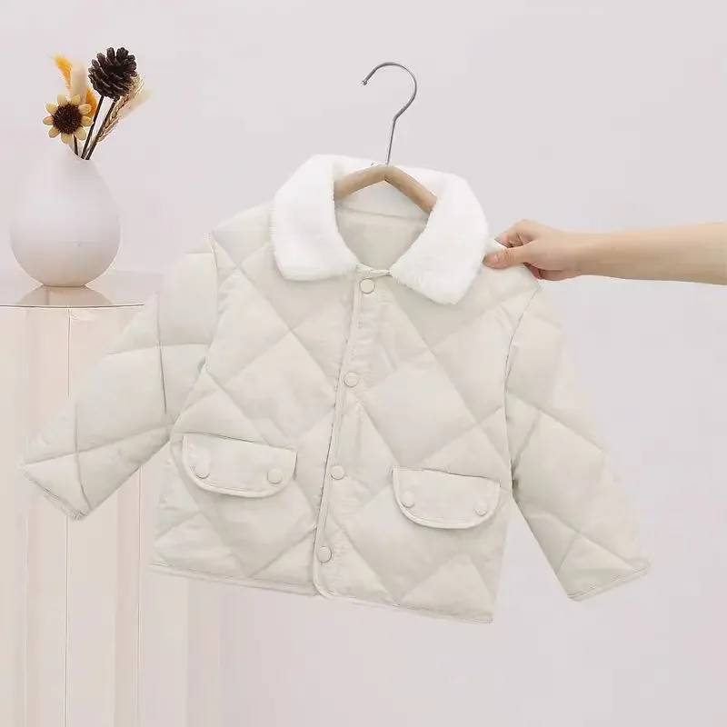 New children's clothing with fur collar and cotton jacket for small and medium-sized children, short hooded jacket with added ve
New children's clothing with fur collar and cotton jacket for small and medium-sized children, short hooded jacket with added ve