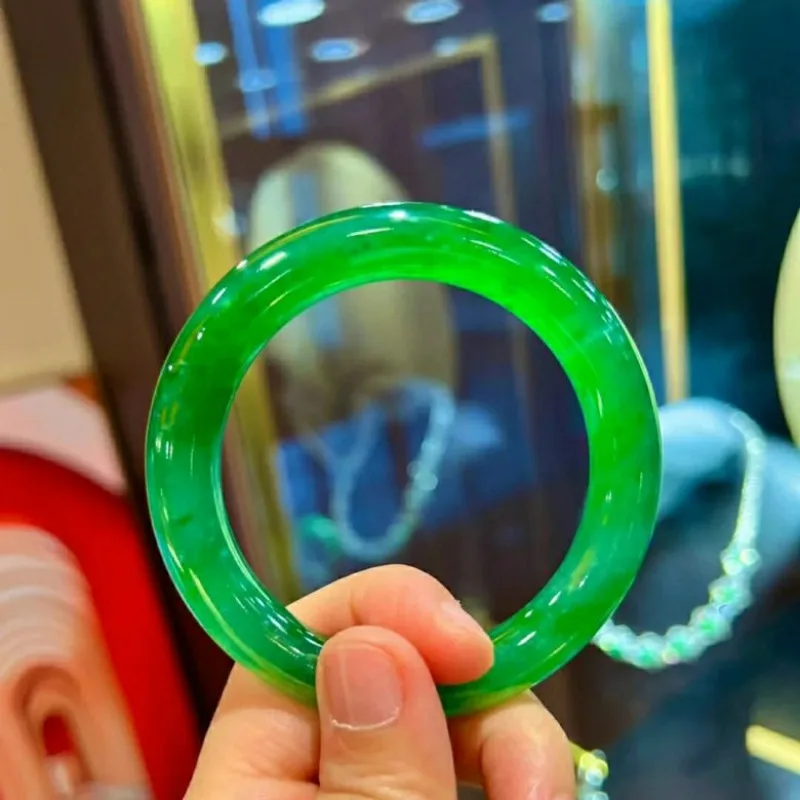 Natural Ice Full Green Bracelet, Classic Retro.
Natural Ice Full Green Bracelet, Classic Retro.