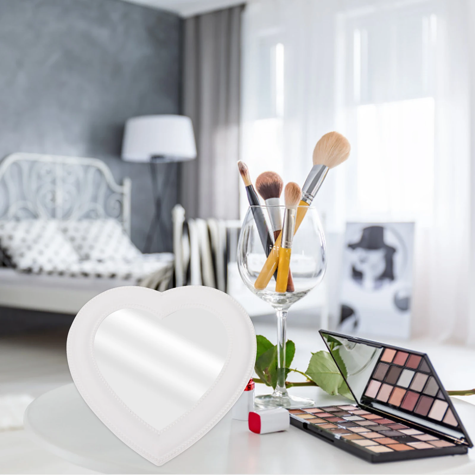 1Pcs Heart-Shaped Makeup Mirror Scratch-Resistant Retro Style Wall-Mounted Desktop Mirror Clear Reflection Creative Tabletop
1Pcs Heart-Shaped Makeup Mirror Scratch-Resistant Retro Style Wall-Mounted Desktop Mirror Clear Reflection Creative Tabletop