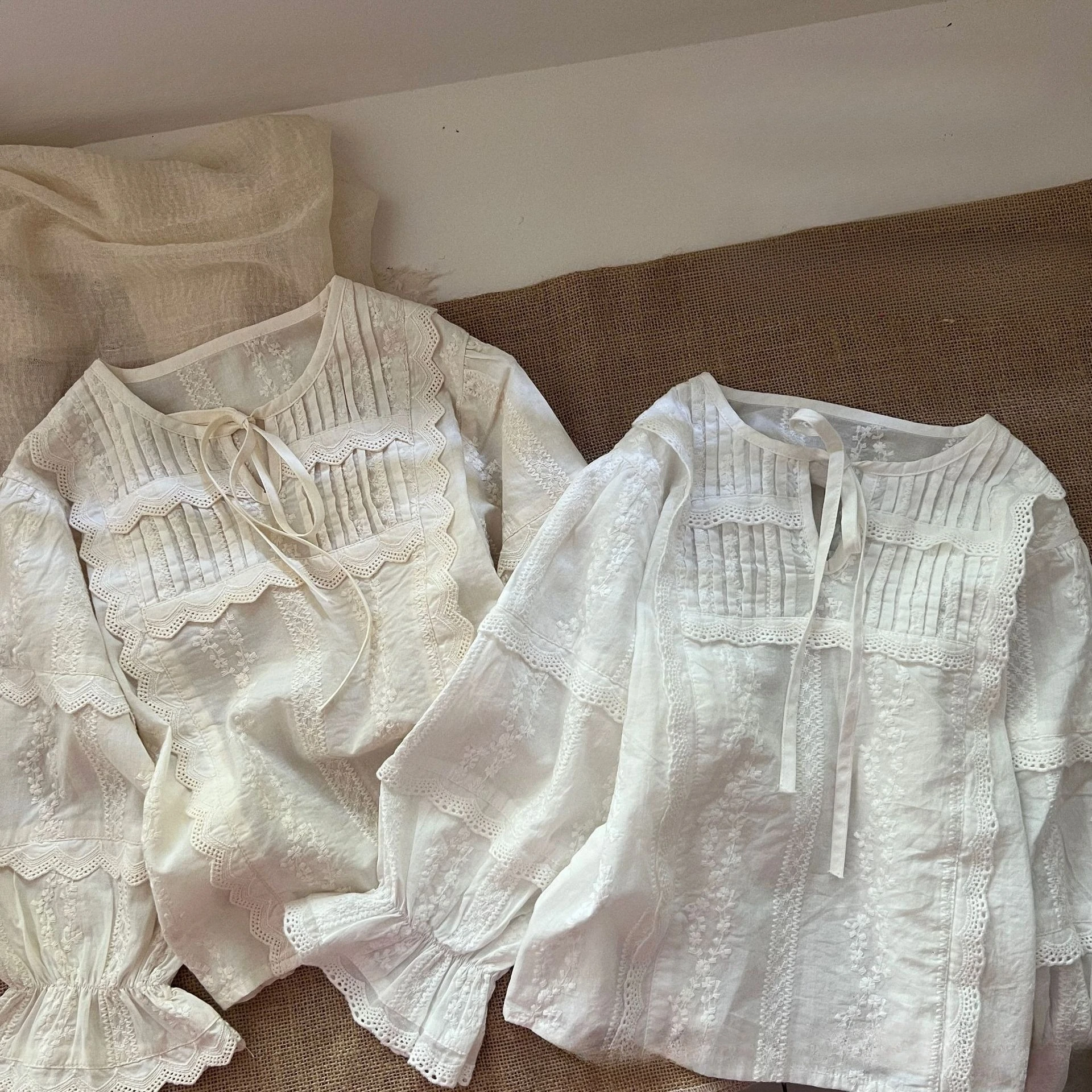 girl shirt 2025 autumn Korean version foreign style lace collar doll blouse
girl shirt 2025 autumn Korean version foreign style lace collar doll blouse