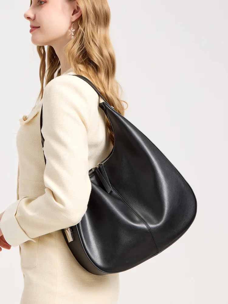 Fashion Leather Women's Bags Large Capacity Commuter Shoulder Bag Versatile Temperament Elegant Women Bag Two Layers Of Cowhide
Fashion Leather Women's Bags Large Capacity Commuter Shoulder Bag Versatile Temperament Elegant Women Bag Two Layers Of Cowhide