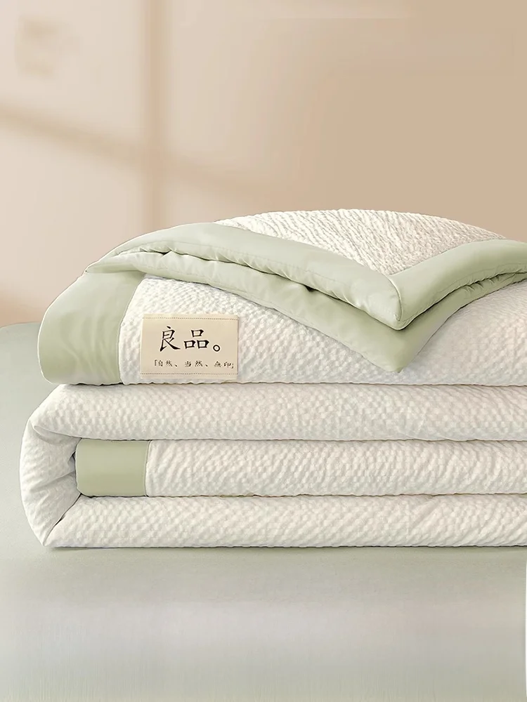 Summer Cooling Soybean Air Conditioner Washable Duvet Cover Set Four-Piece Single Summer Quilt Breathable Comforter
Summer Cooling Soybean Air Conditioner Washable Duvet Cover Set Four-Piece Single Summer Quilt Breathable Comforter
