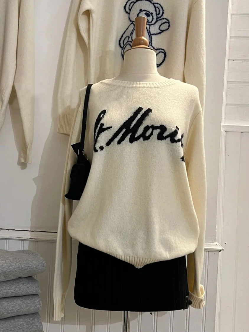 Letter Jacquard Sweater Woman Autumn O-neck Long Sleeve Cotton Knitted Jumper Female Casual Preppy Style Sweet Pullover Tops
Letter Jacquard Sweater Woman Autumn O-neck Long Sleeve Cotton Knitted Jumper Female Casual Preppy Style Sweet Pullover Tops