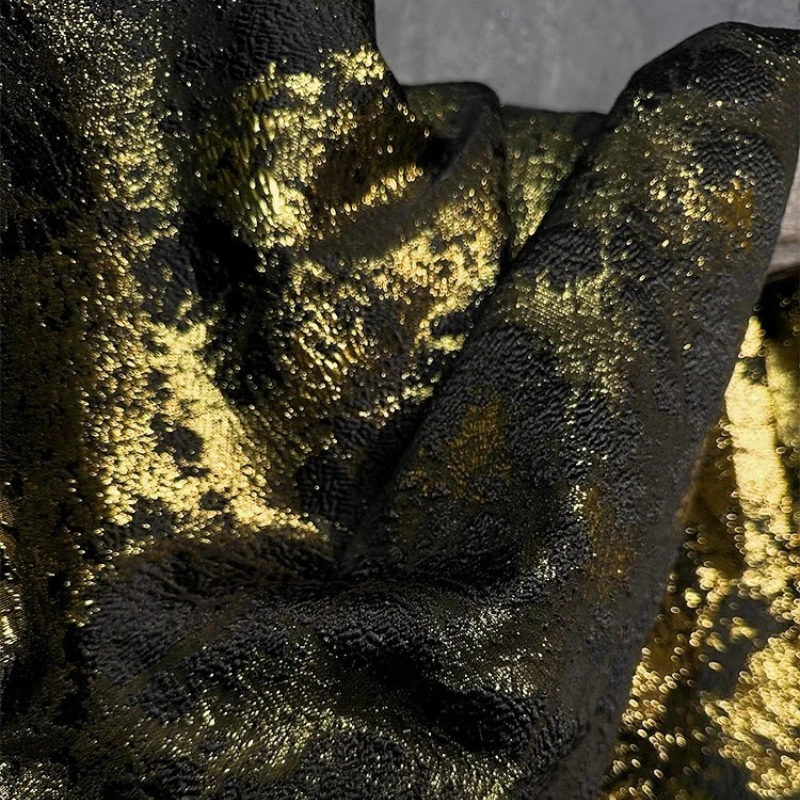 Черное золото с тиснением жаккардовых штор, ткань ручной работы, шитье, домашнее пальто, юбка, дизайнерский текстиль, осень-зима, материалы для рукоделия
Черное золото с тиснением жаккардовых штор, ткань ручной работы, шитье, домашнее пальто, юбка, дизайнерский текстиль, осень-зима, материалы для рукоделия