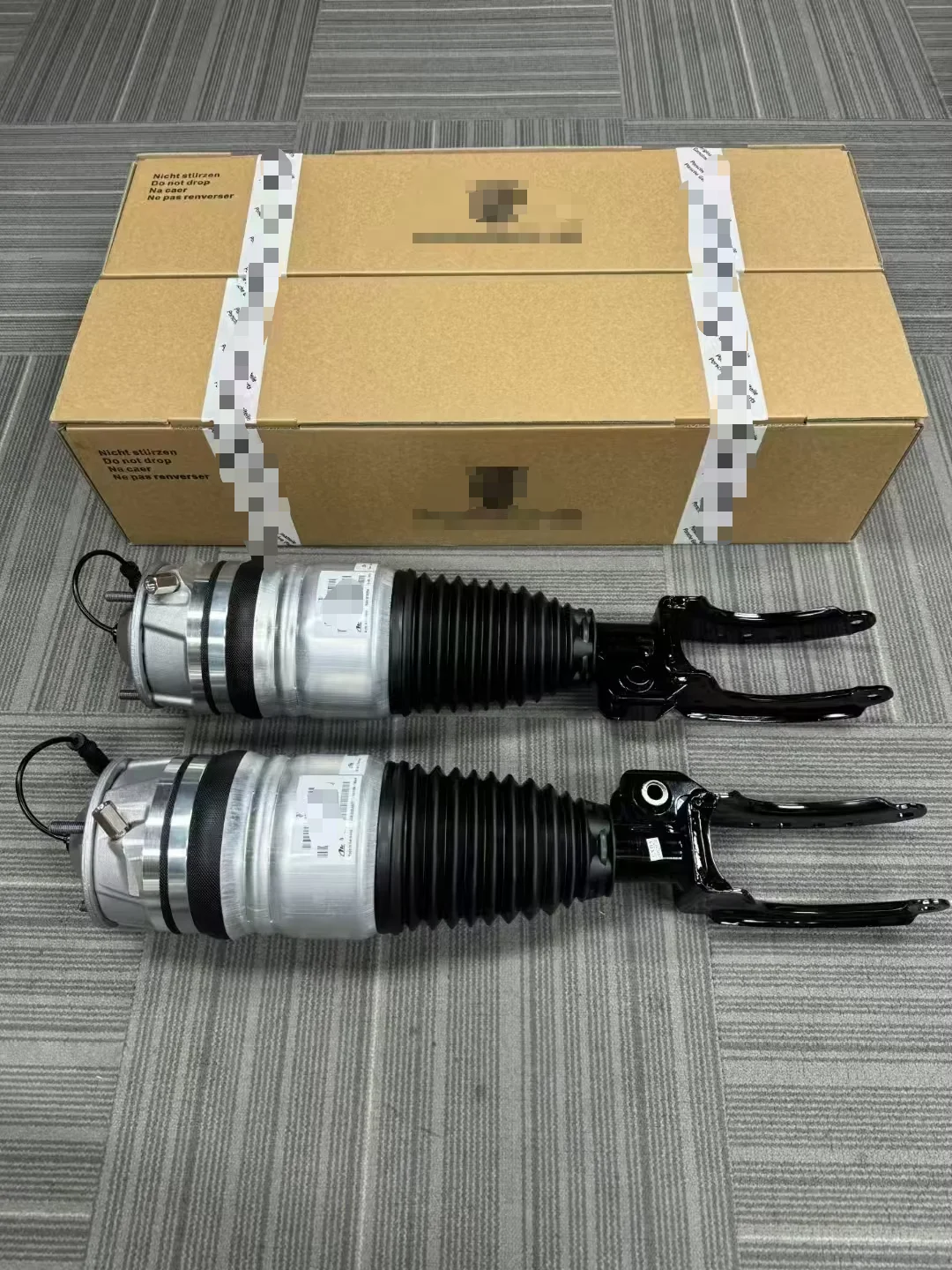 OEM New 1PC Front Left or Right Air Suspension Shock Struts For Porsche Cayenne 92A 2010-2018 95835803910 95835803900
OEM New 1PC Front Left or Right Air Suspension Shock Struts For Porsche Cayenne 92A 2010-2018 95835803910 95835803900
