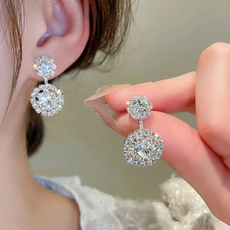 Romantic Snowflake Rhinestone Heart Earrings for Women Dainty Sweet Love Design Alloy Crystal Earrings Party Jewellery Gifts
Romantic Snowflake Rhinestone Heart Earrings for Women Dainty Sweet Love Design Alloy Crystal Earrings Party Jewellery Gifts